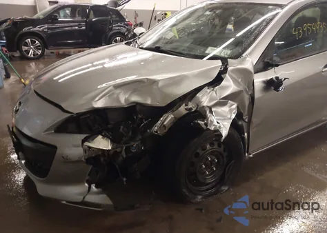 2013 Mazda Mazda3 I Sport z USA, uszkodzony, nr VIN JM1BL1UP4D1851537